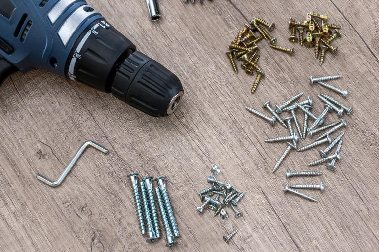 Mēbeļu stiprināšana